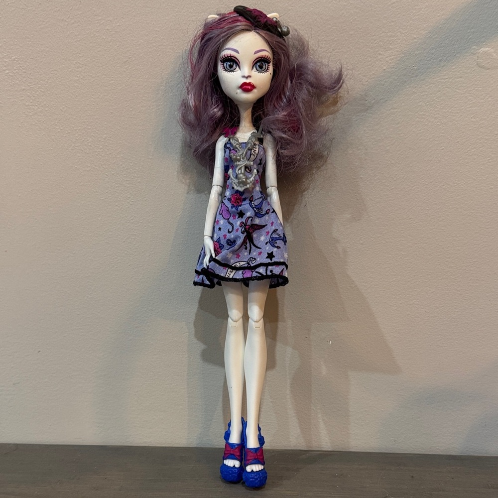 Monster High - Catrine Demew